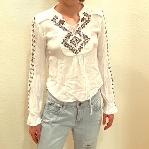 Super cute top perfect for festival season